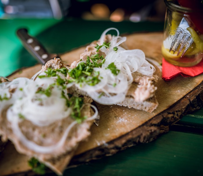 Herrliche Jause auf der Alm